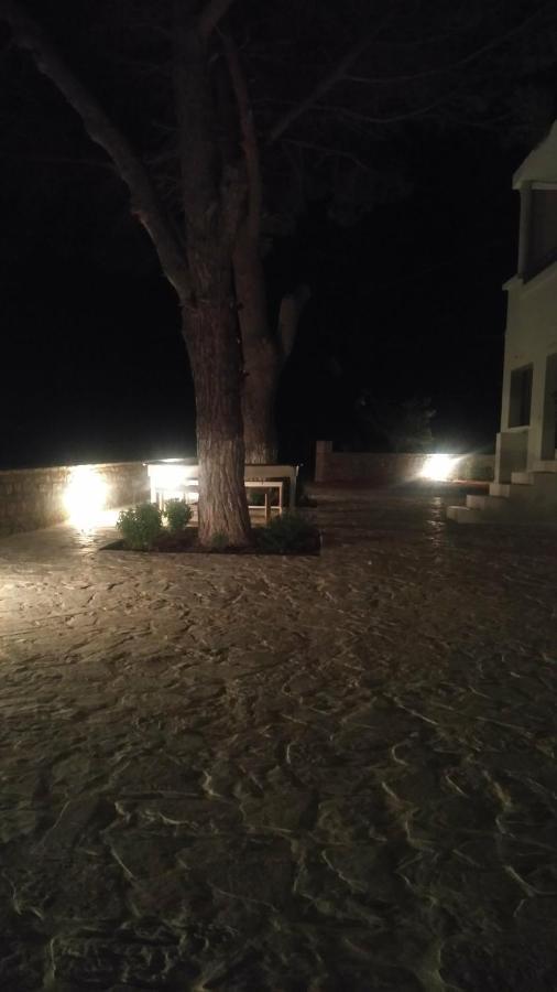 Tzanetos Seaside Villa Kyparissia Eksteriør billede