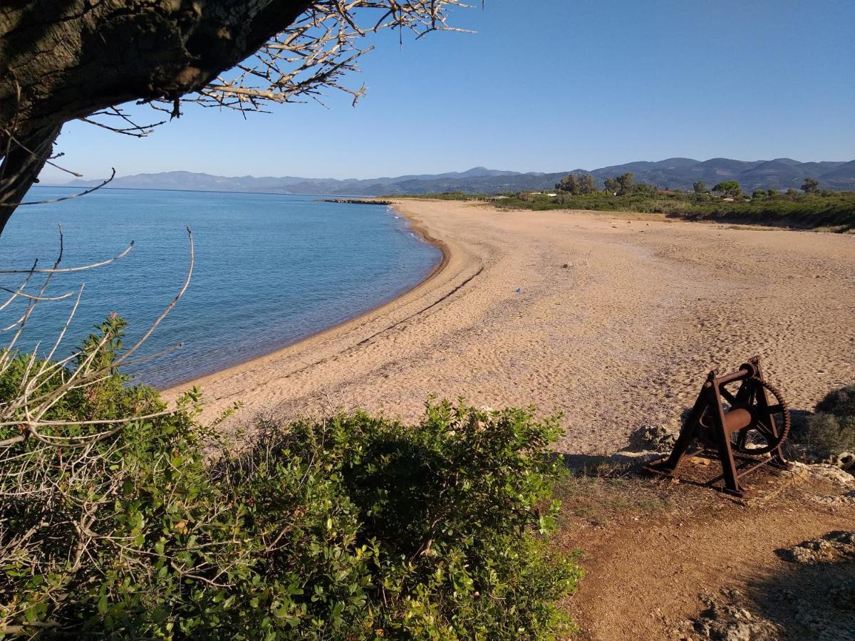 Tzanetos Seaside Villa Kyparissia Eksteriør billede